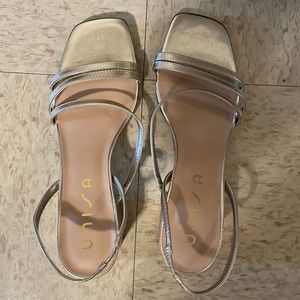 UNISA Marie Gold Sandals (size 9M)